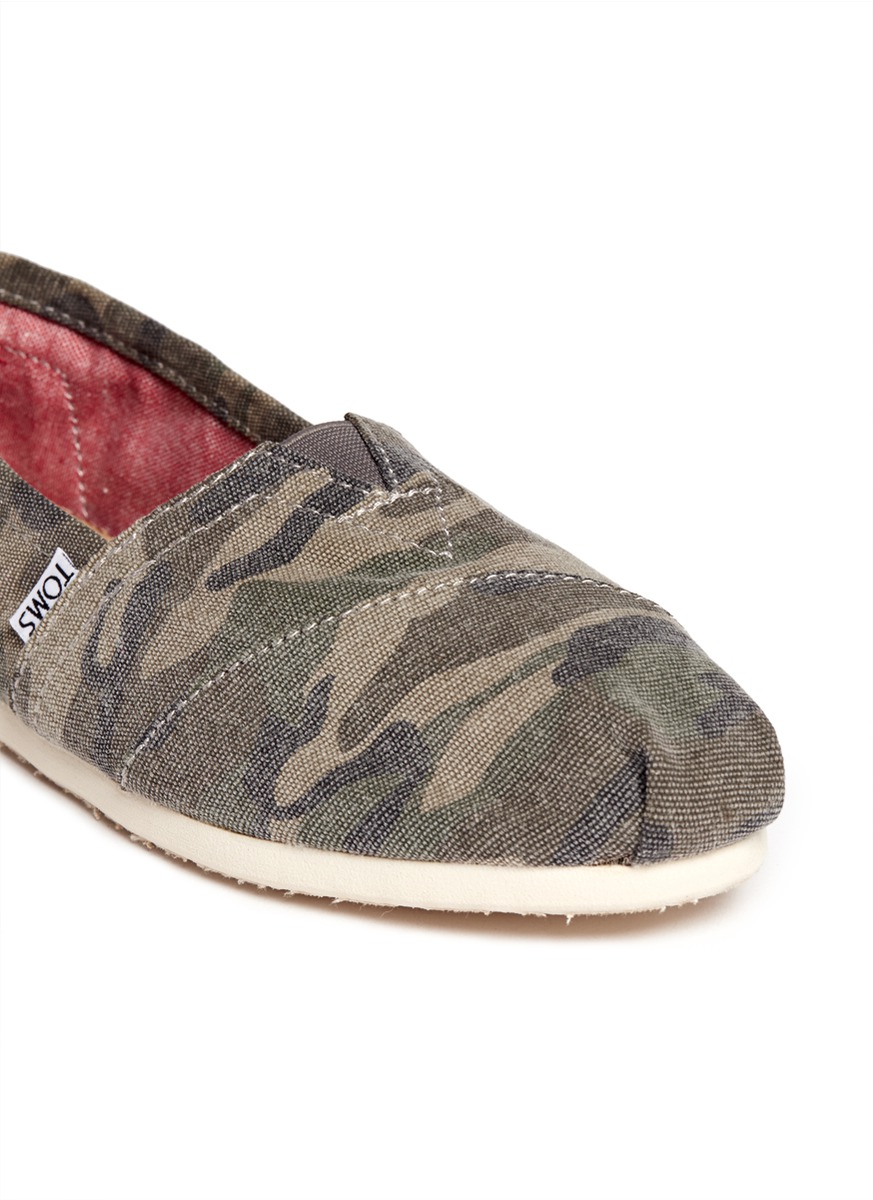 Toms Washed Camo Canvas Classics Slip-ons in Blue | Lyst
