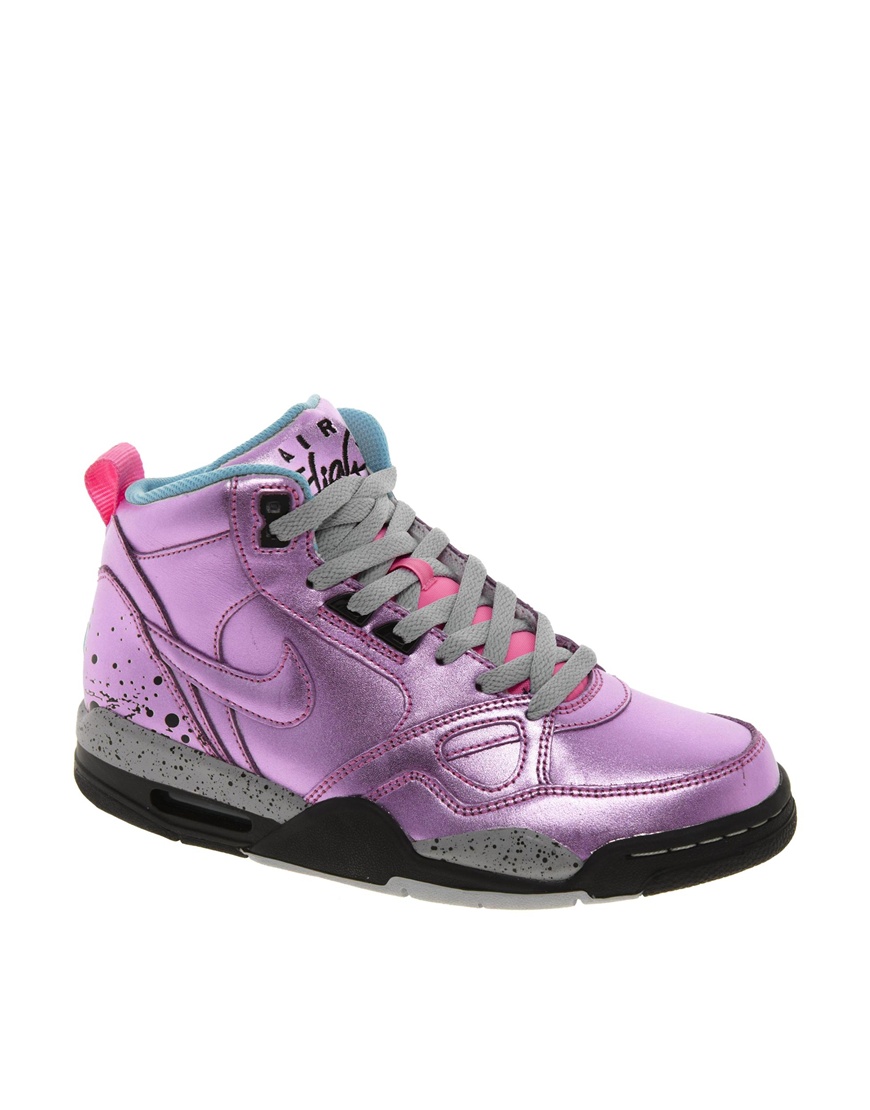lyst nike in volo 13 metà rosa formatori in rosa lyst nike in volo 13 metà rosa formatori in rosa