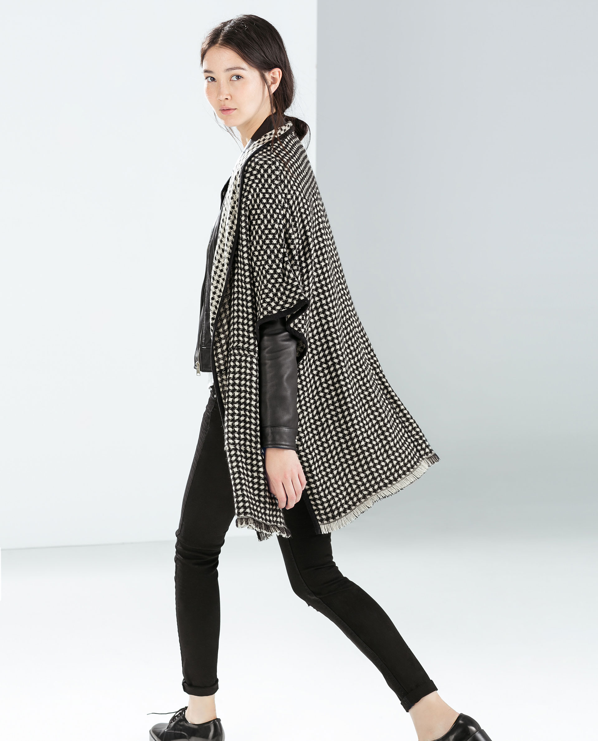 Zara Knitted Poncho in Black | Lyst