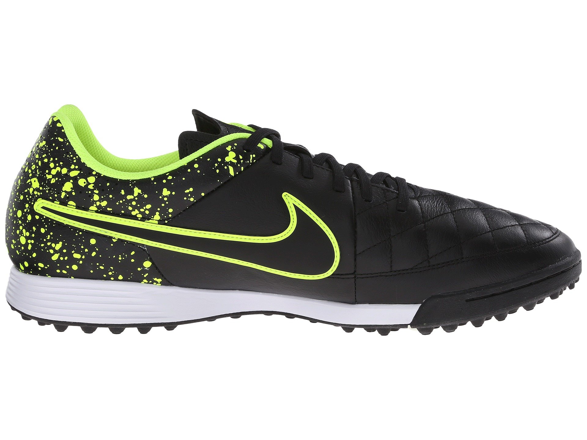 nike tiempo metal studs