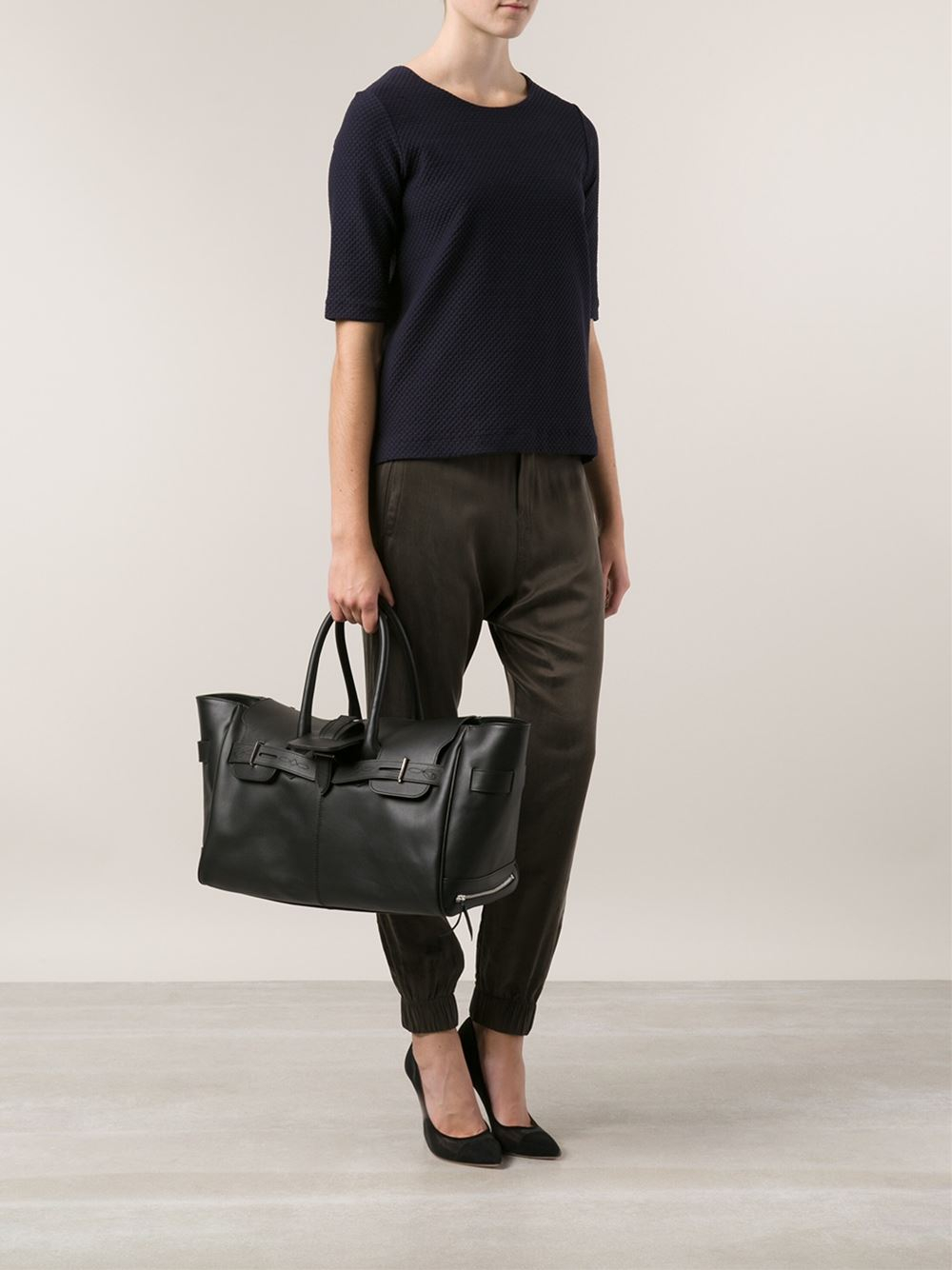Lyst Golden Goose Deluxe Brand Medium Paula Bag In Black Gallery