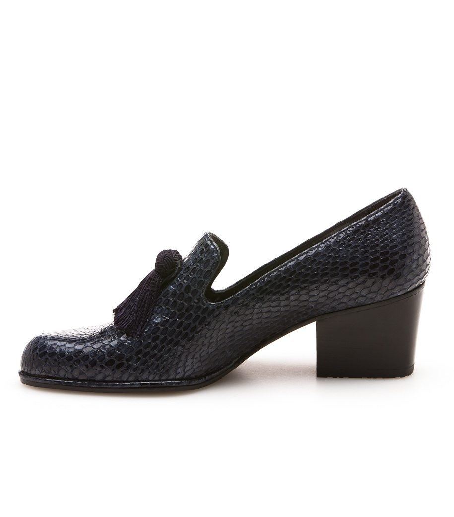 stuart weitzman razmataz tassel heeled loafer