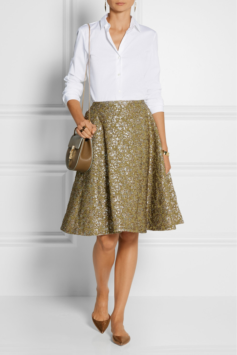 Knee length flared skirts look good with ballet flats.