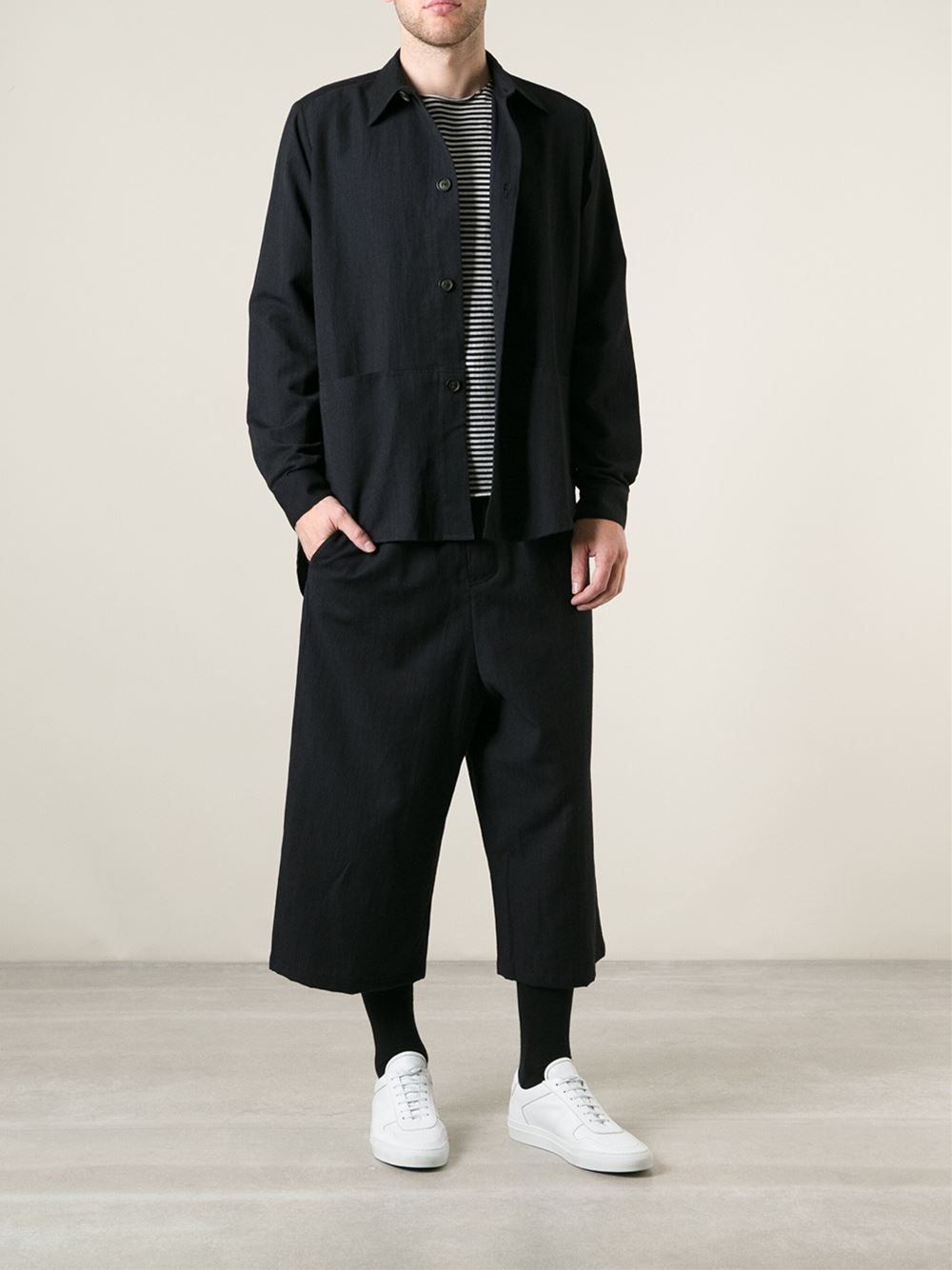 Berthold Wide Leg Cropped Trousers in Black for Men