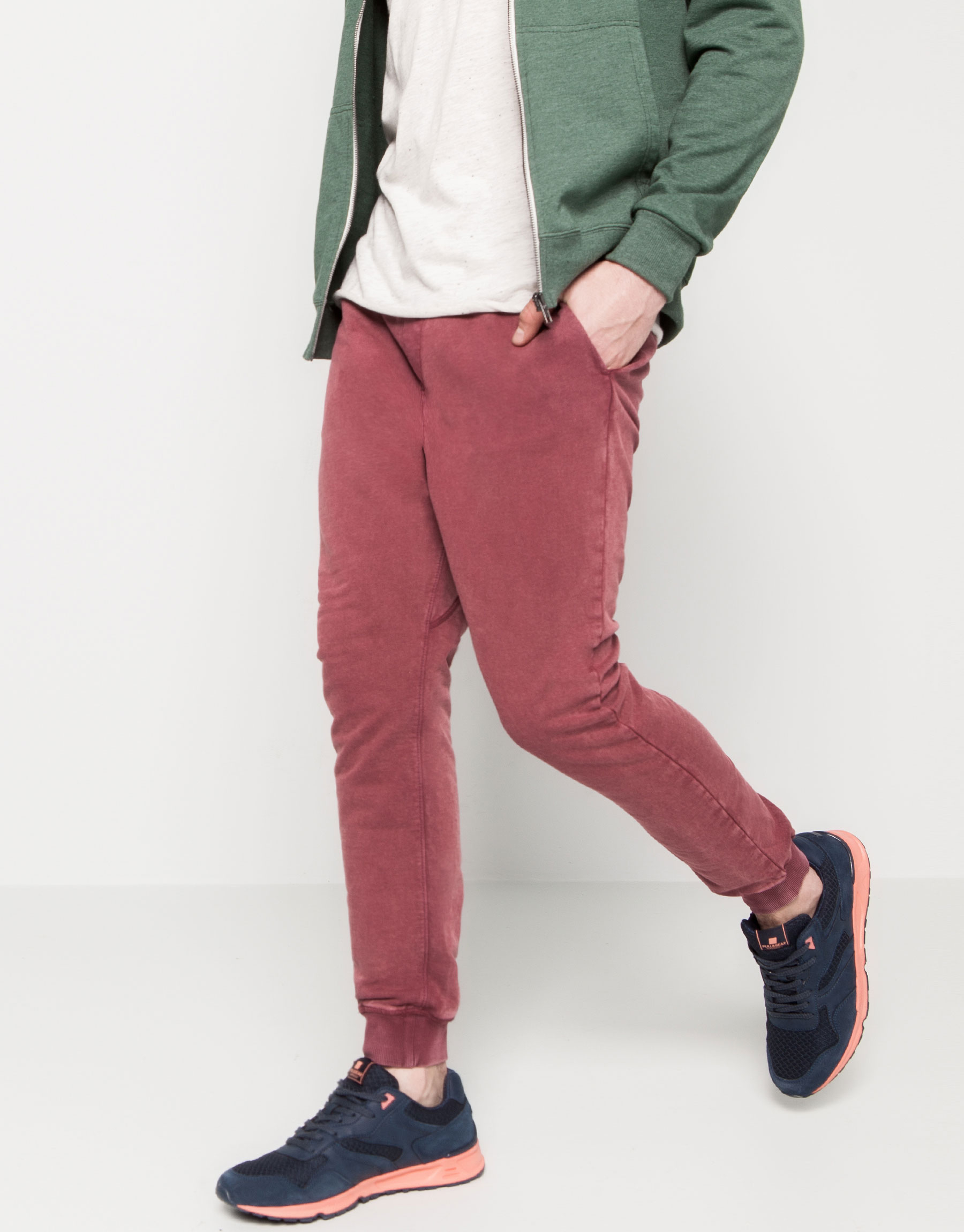 Pull&bear Jogging Pants in Red for Men (PALE MAROON) | Lyst