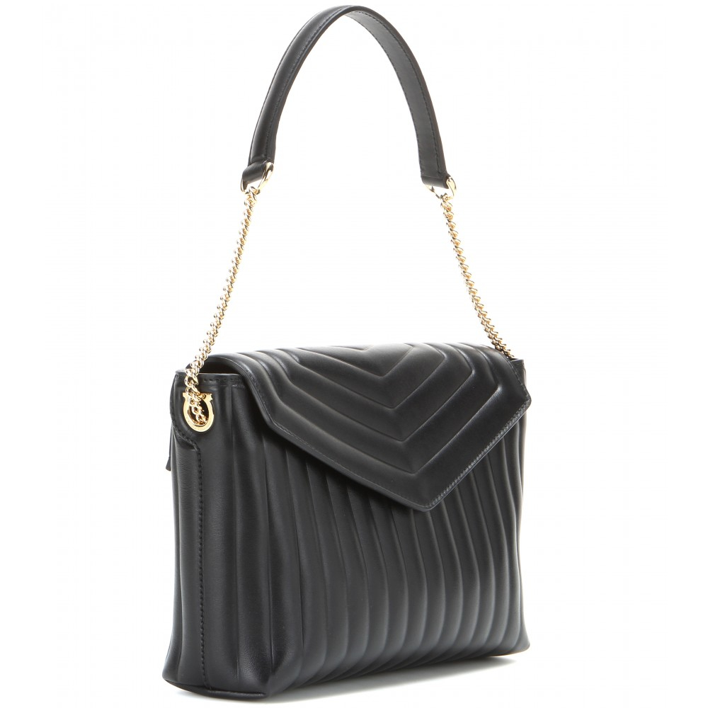 Lyst Ferragamo Rosy Quilted Leather Bag In Black Gallery