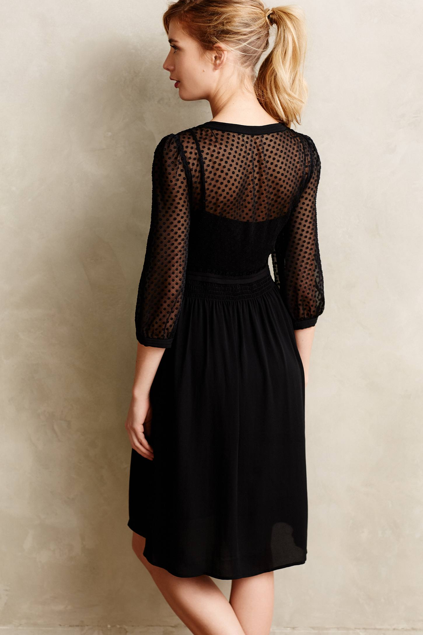 https://cdnc.lystit.com/photos/3abc-2015/01/20/hd-in-paris-black-celeste-dress-product-1-27219426-0-698204675-normal.jpeg