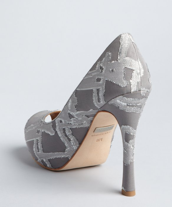badgley mischka grey shoes