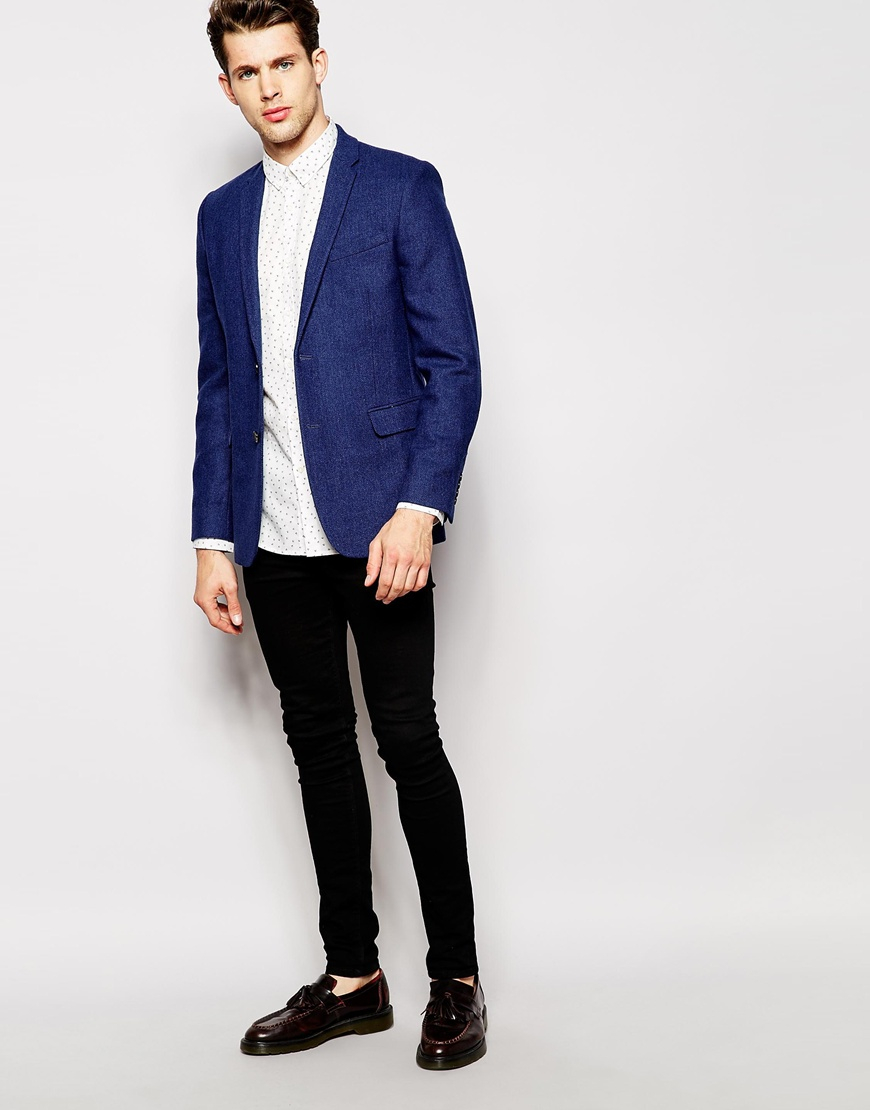 Slim fit navy blue blazer Men's Slim Fit Suits Versatile and modern, a men's slim fit suit is perfect for every formal occasion, whether in the office, a wedding or summer ball or party. If you're unsure on shirt and tie combinations go for one of our boxed men's shirt and tie sets.