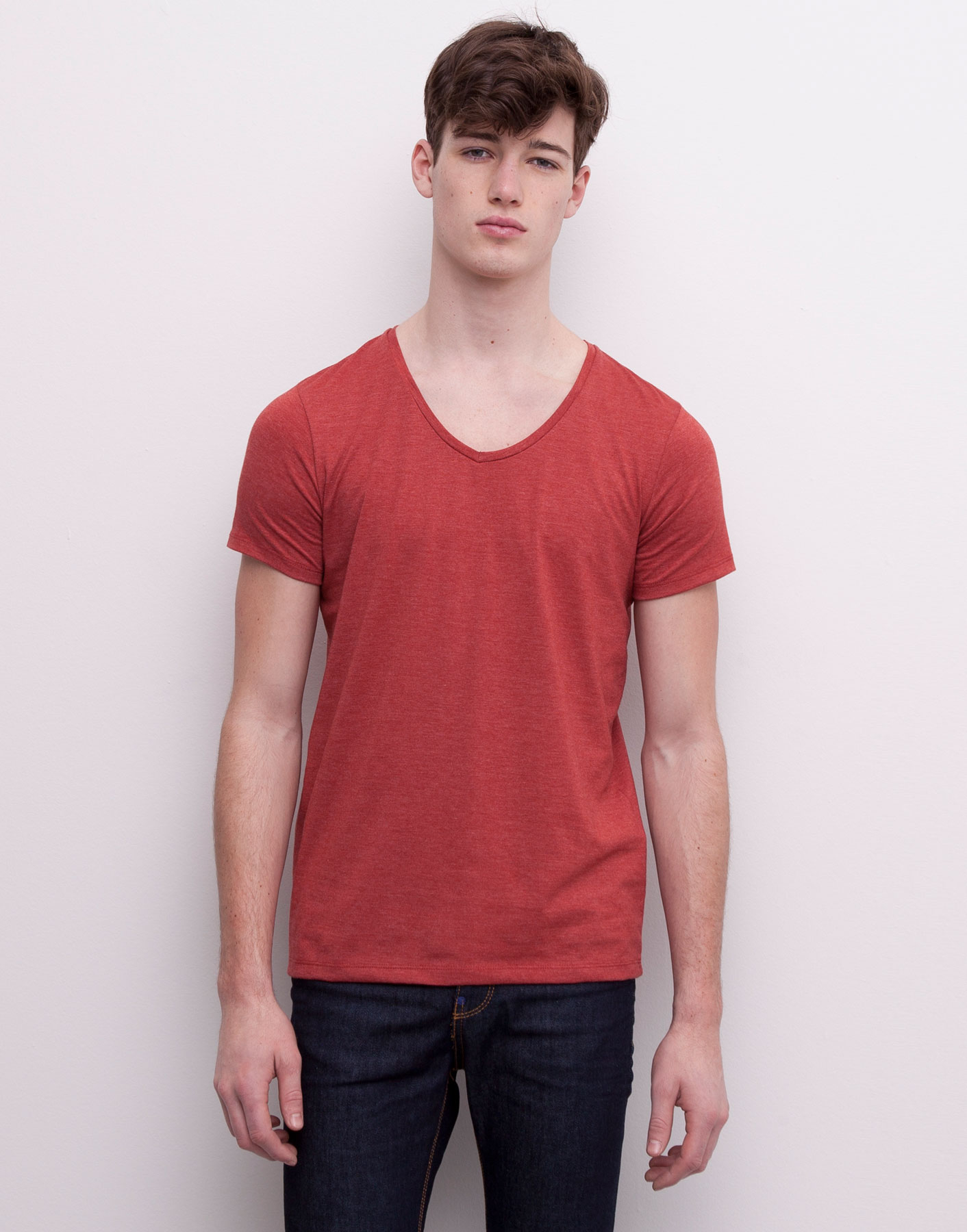 Pull and bear v neck t shirt piglet anchorage