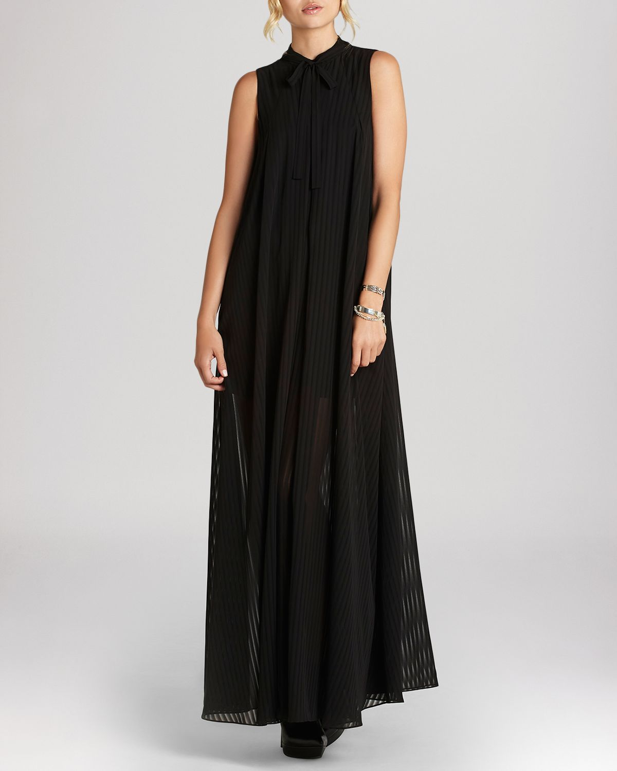Bcbgeneration Maxi Dress High Neck Pleated in Black | Lyst