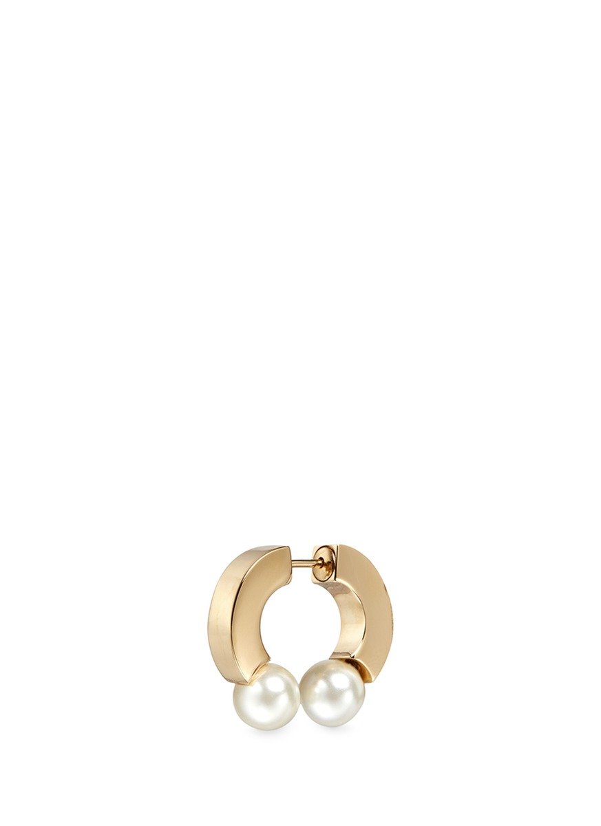 Chloé Gold Pearl Darcey Single Earring in Metallic | Lyst