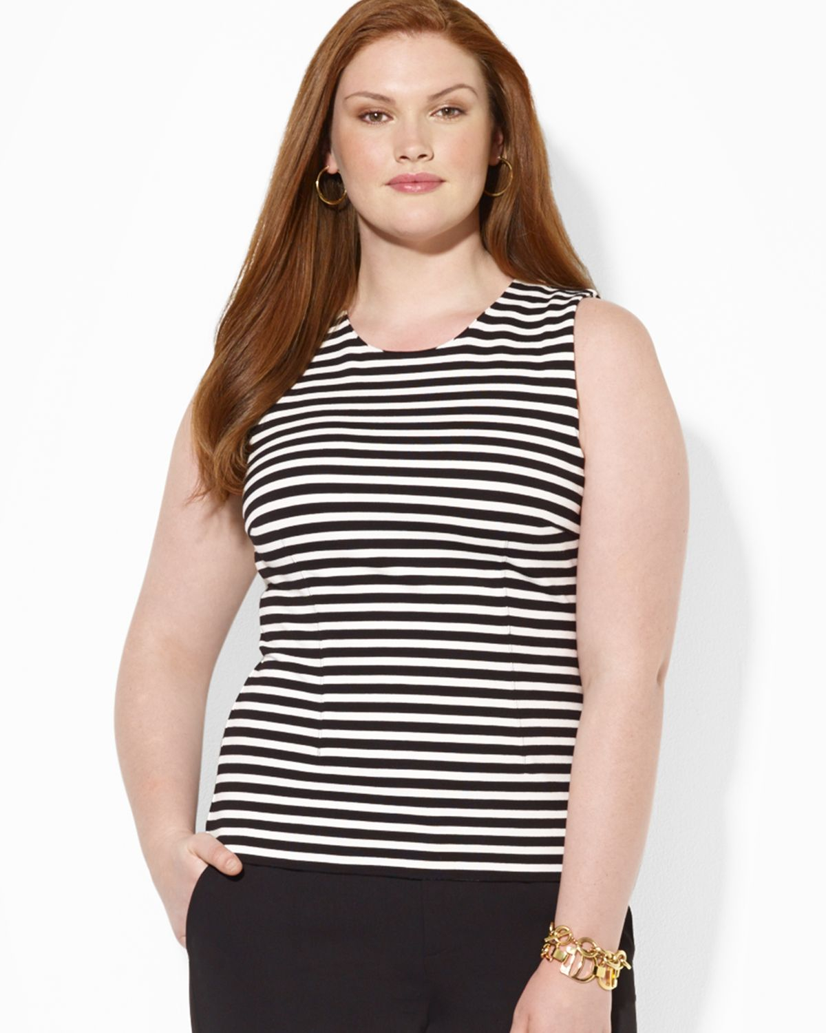 sleeveless plus size tops