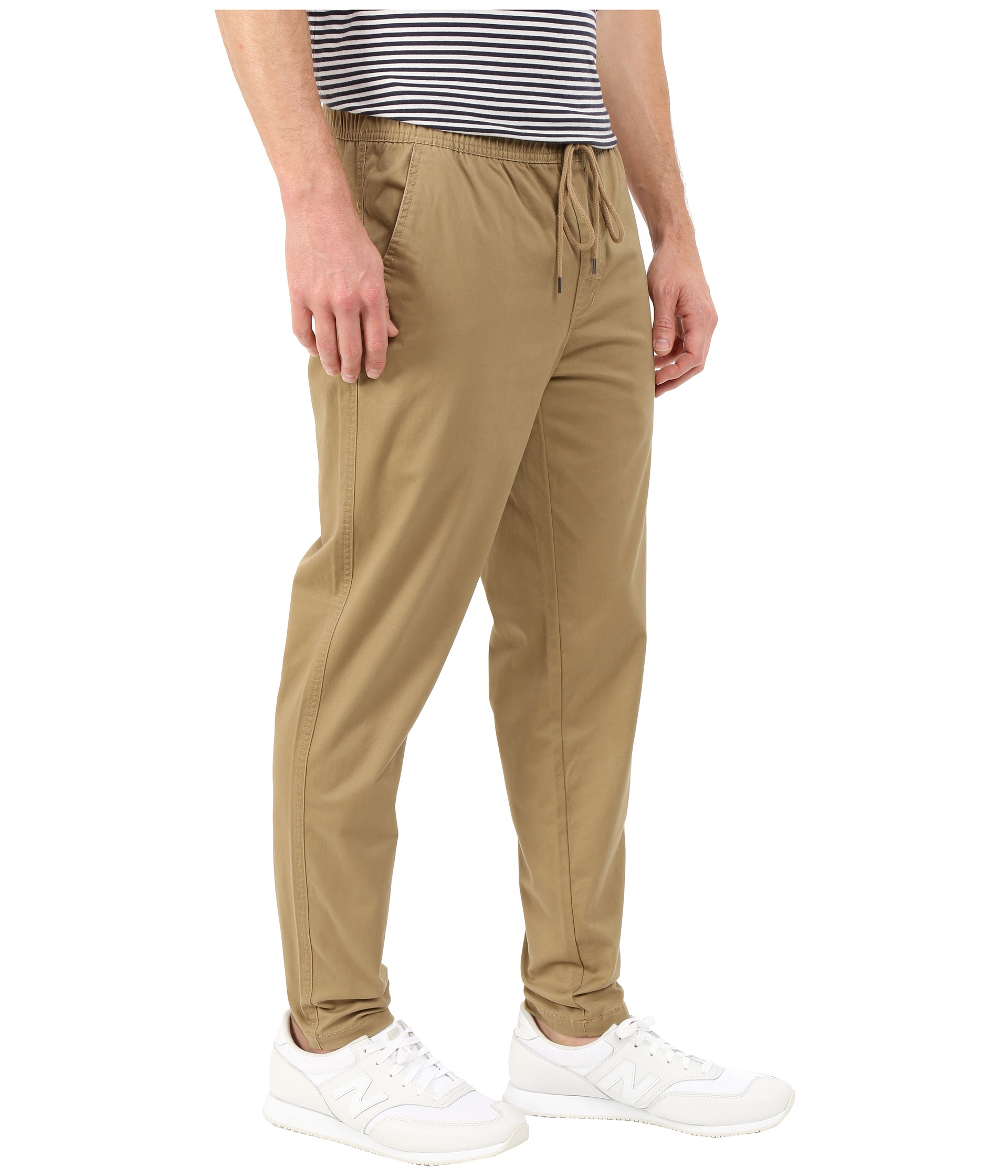 Vinyl Graphics ShoeBacca is an online retailer of shoes that also provides apparel and accessories for price conscious customers. Customer reviews reveal that it offers a wide collection of shoes and renders quality customer services through efficient and free shipping.