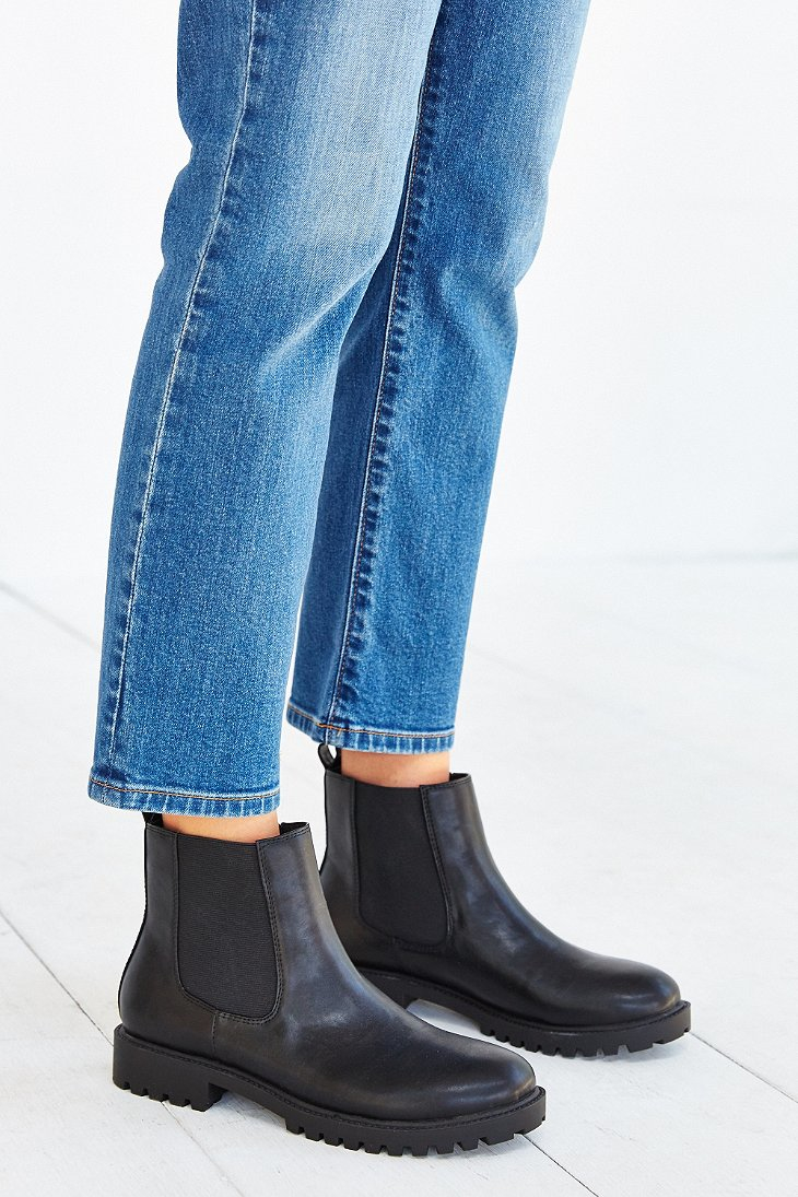 urban outfitters suede chelsea boots