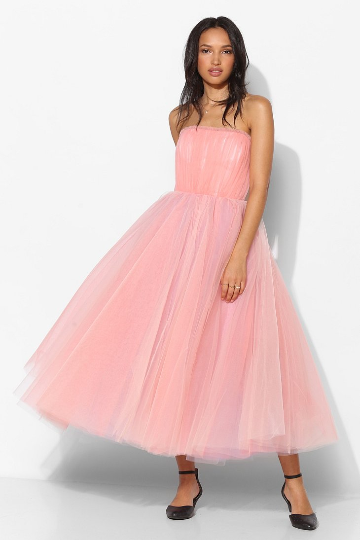 Lyst Betsey Johnson Vintage For Uo Becca Strapless Tulle Dress In Pink Gallery