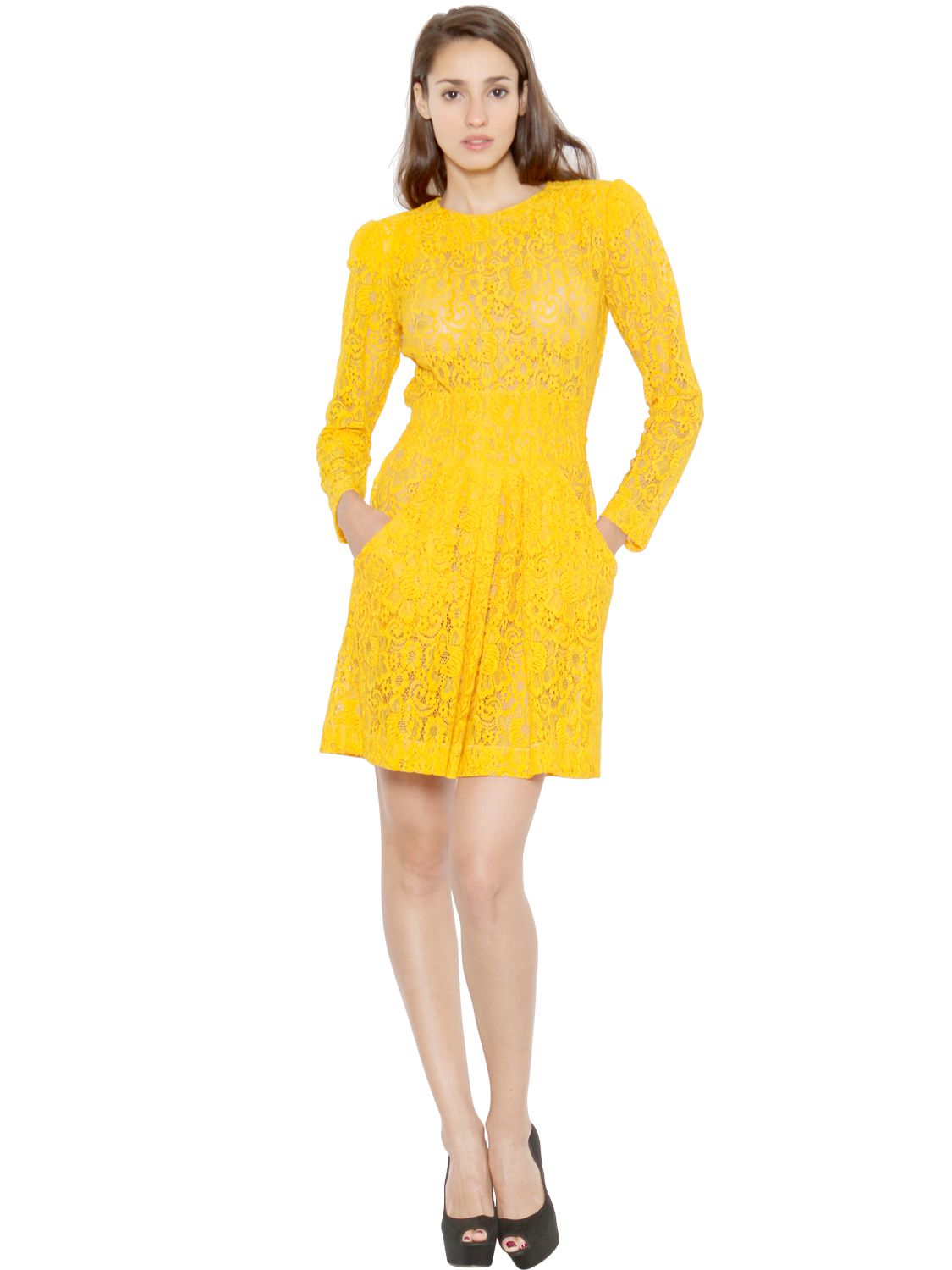 Stylish for pining formalwear Swift Taylor hairstyle pictures