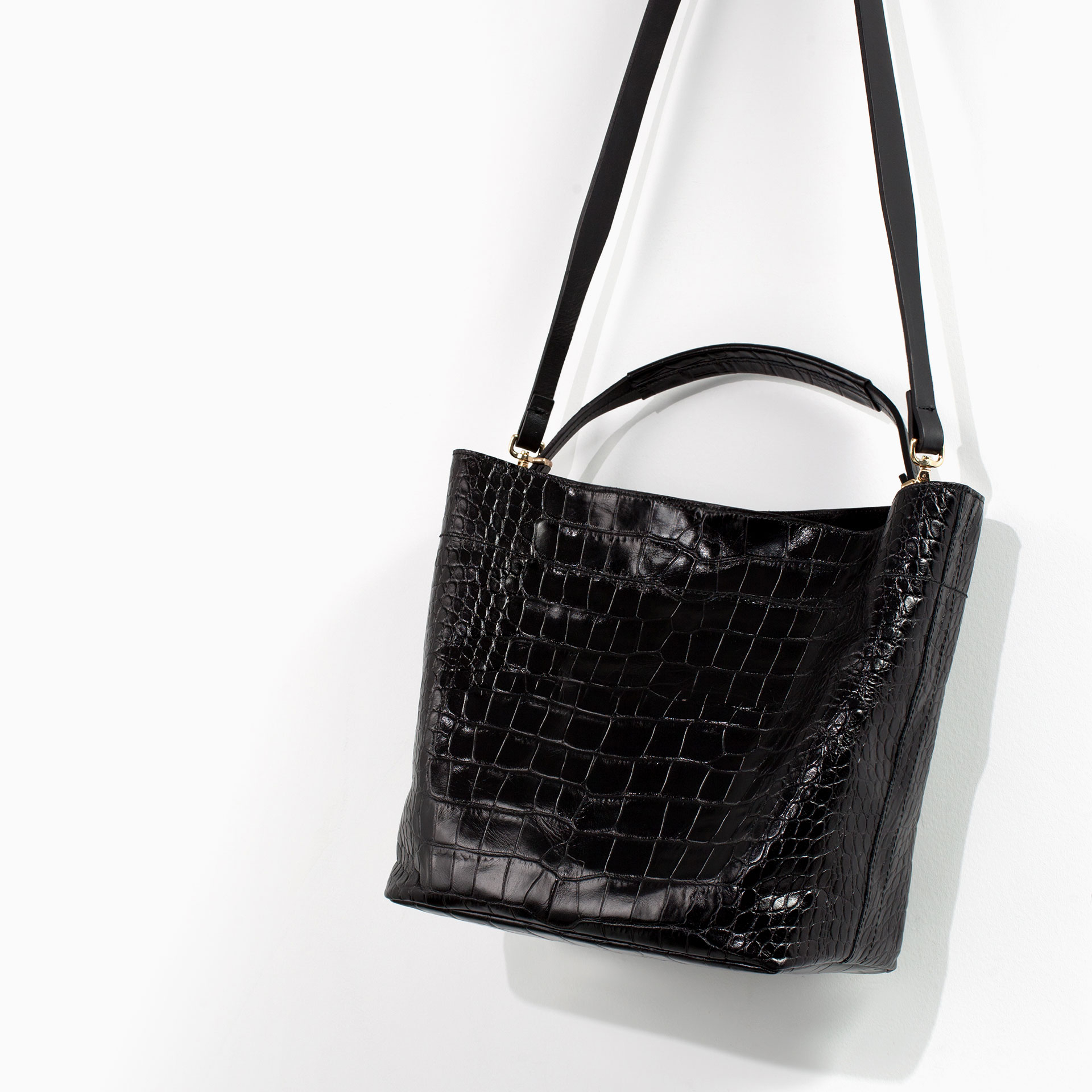 Zara Soft Croc Leather Bucket Bag in Black Lyst
