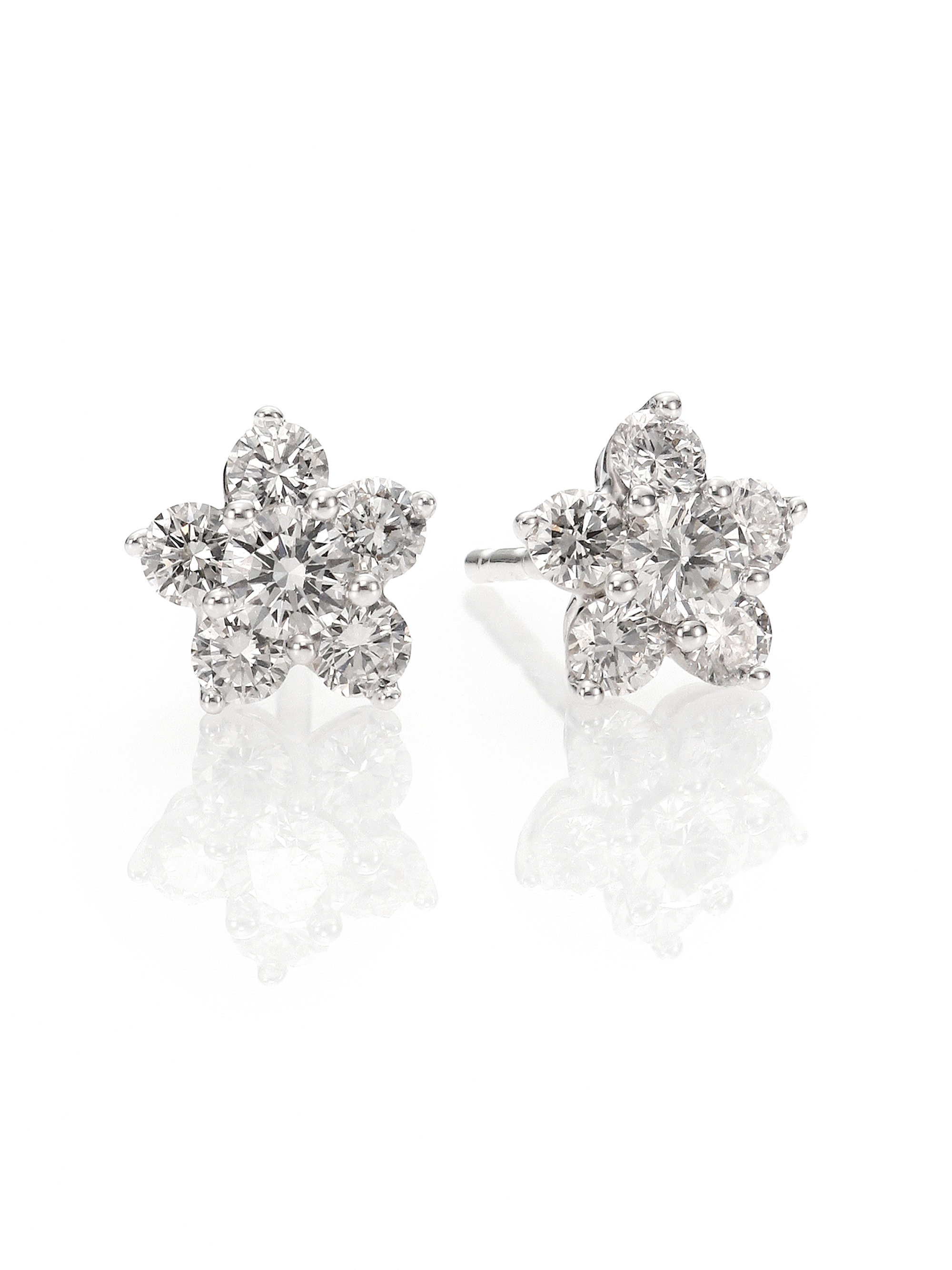 Lyst Kwiat Cer Diamond 18k White Gold Flower Stud Earrings Gallery