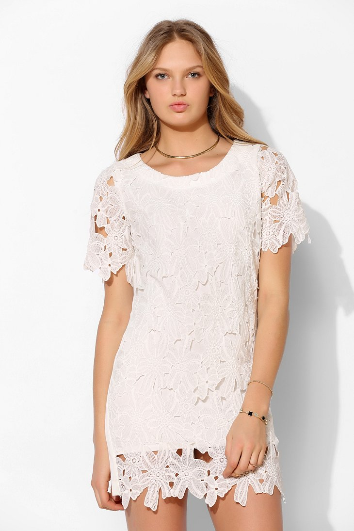 Lyst - Urban Outfitters Joa Daisy Lace Shift Dress in White