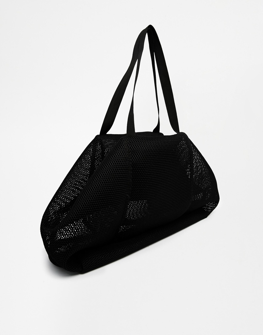 black mesh zipper bag