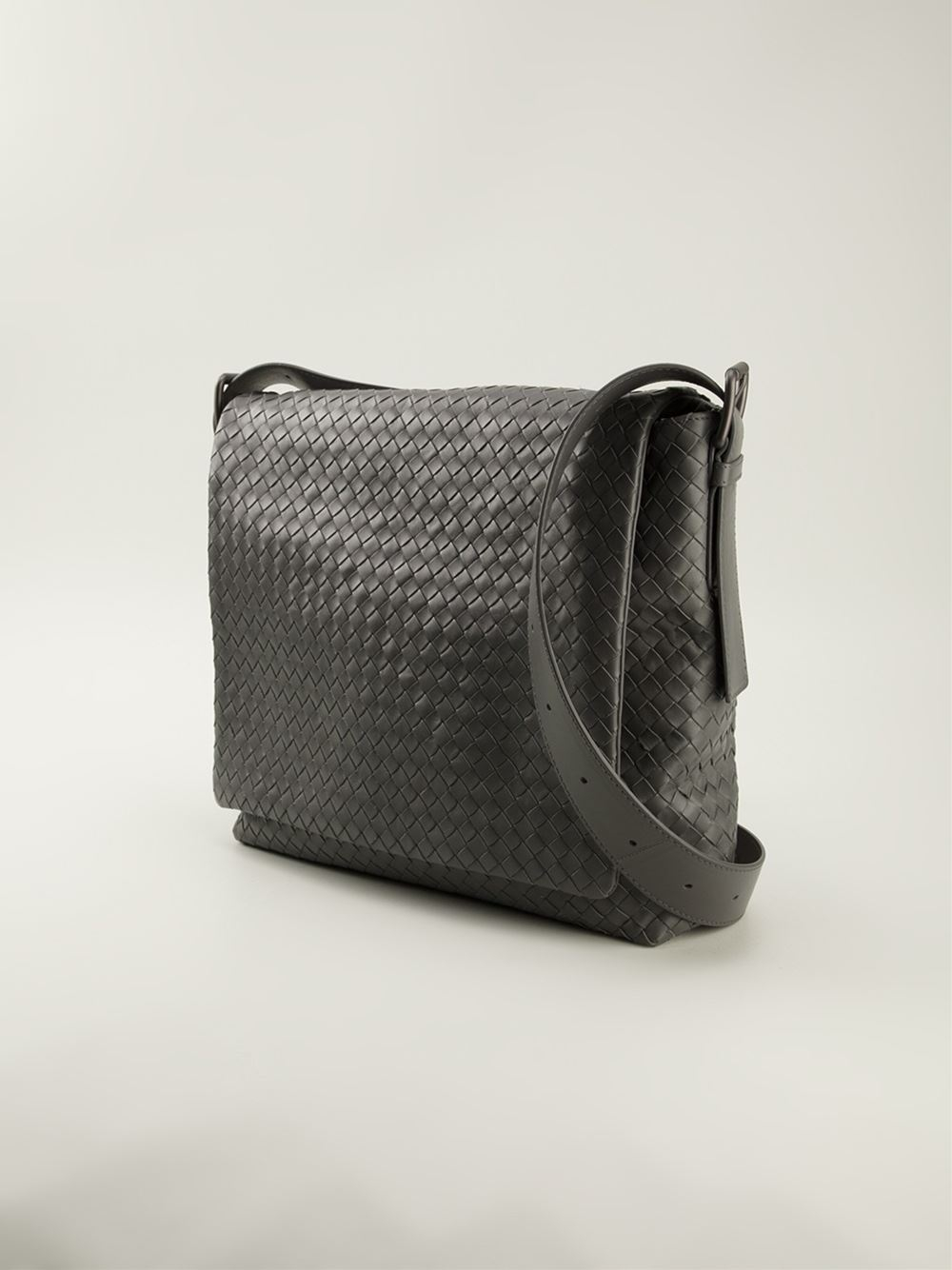 Lyst - Bottega Veneta Intrecciato Messenger Bag in Gray for Men