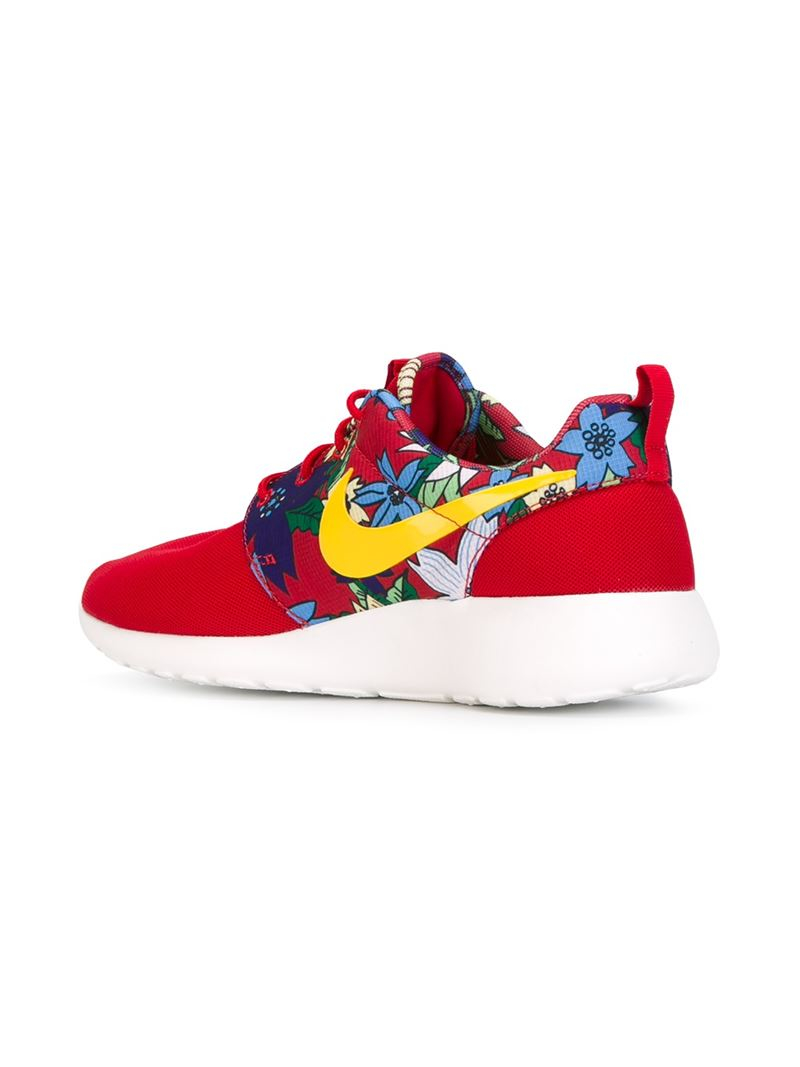 red nike roshe womens