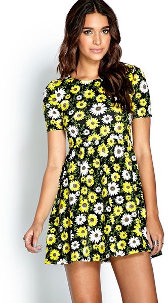 Forever 21 Daisy Fields Skater Dress in Yellow (Blackyellow)