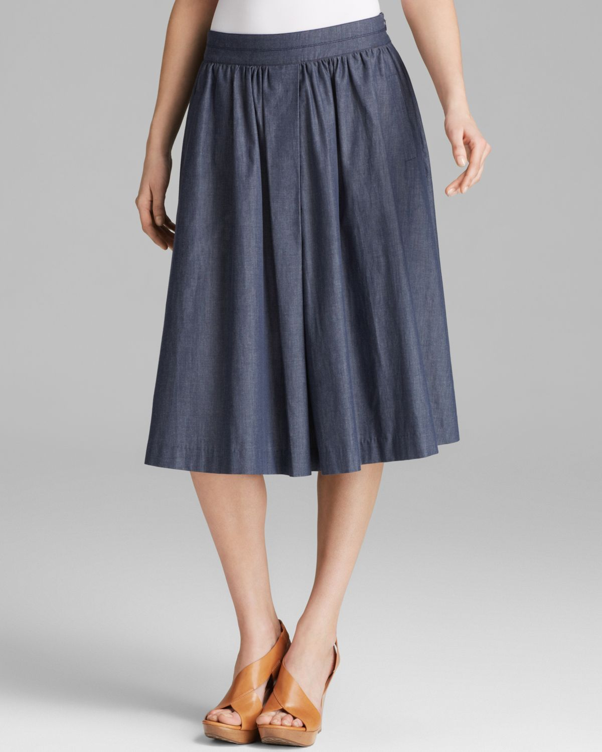 Adrianna Papell Pleated Chambray Skirt in Blue (Dusty Navy) | Lyst