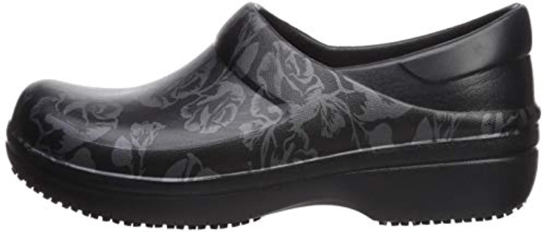 Crocsâ¢ Neria Pro Ii Graphic Clog | Slip Resistant Work And Nursing Shoe in Black - Lyst