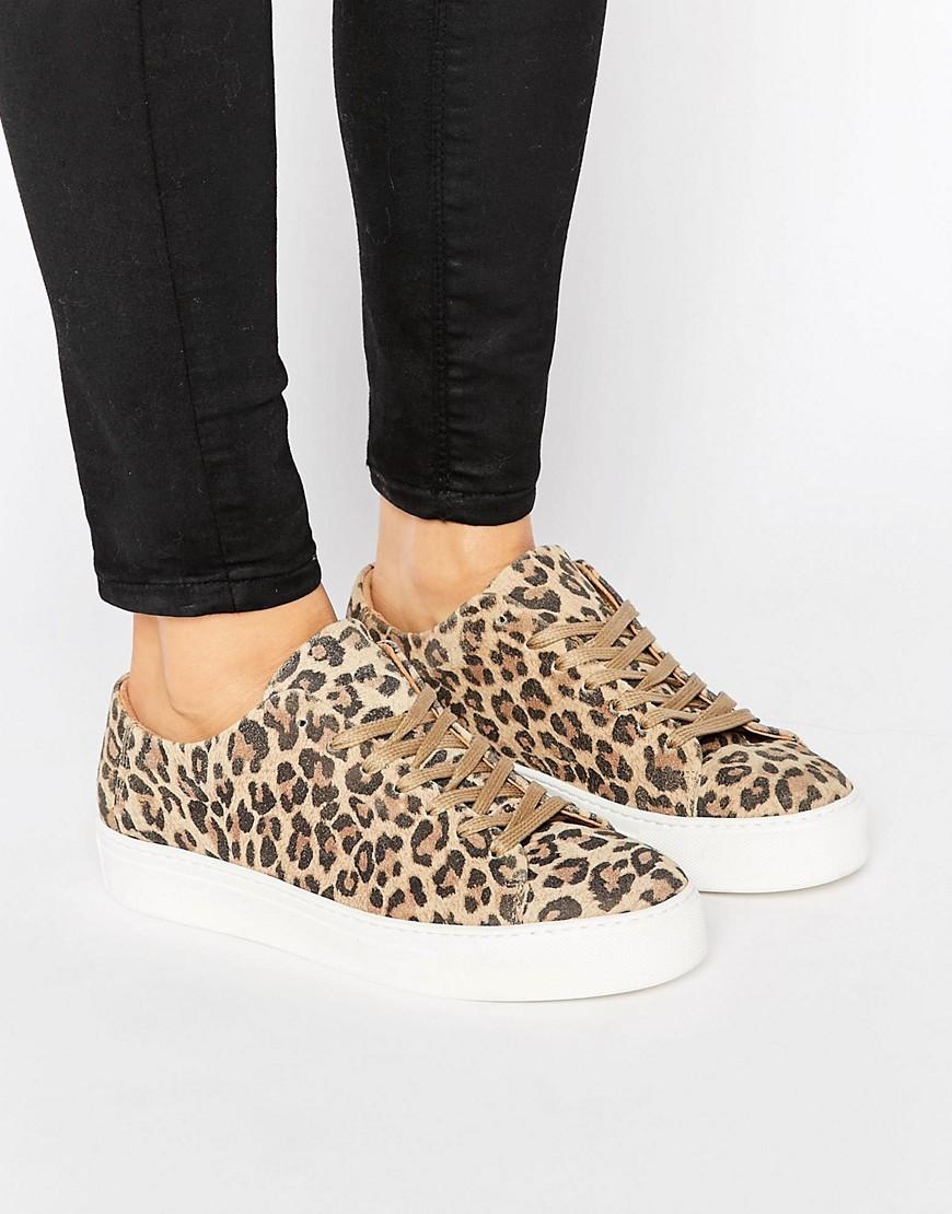 swift run sneaker leopard