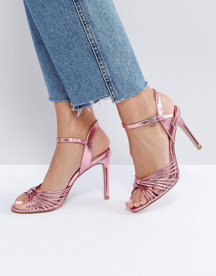 sandals with knot