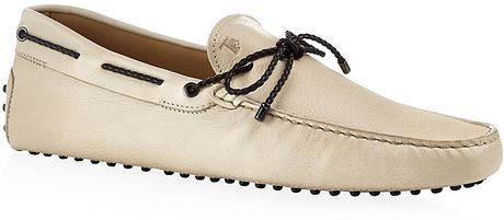 tods-beige-laced-gommino-leather-driving-shoe-product-1-21269492-0-100043646-normal_large_flex.jpeg