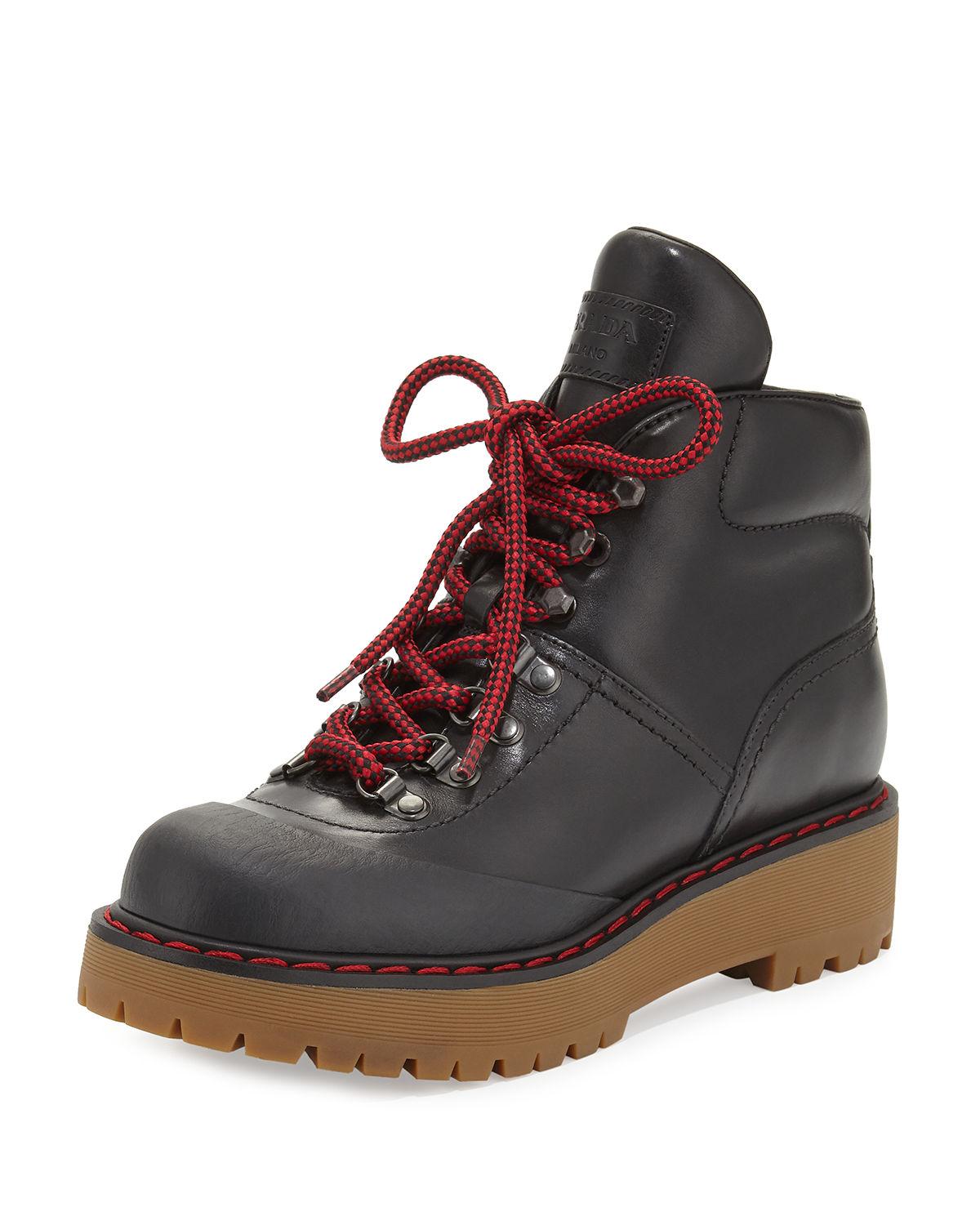 hiking boots lace up