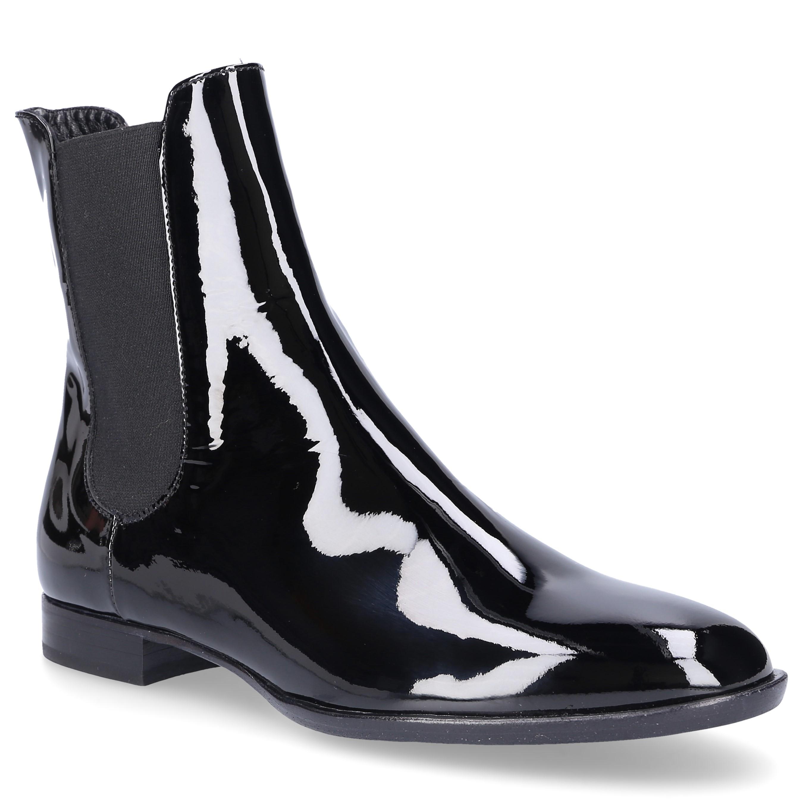 agl lugged sole chelsea boot