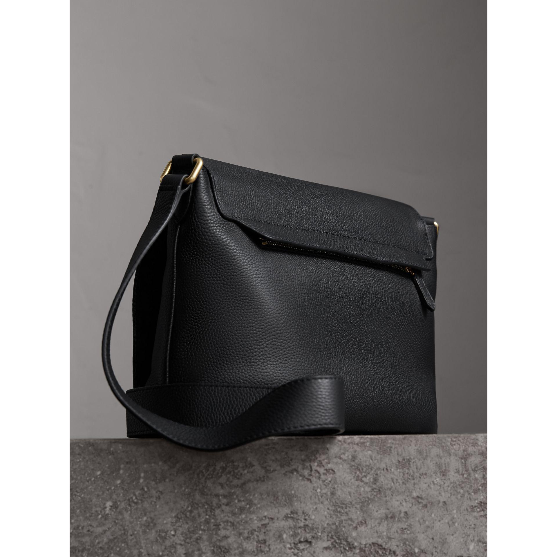 BURBERRY Nova Check Messenger Bag Black 156551