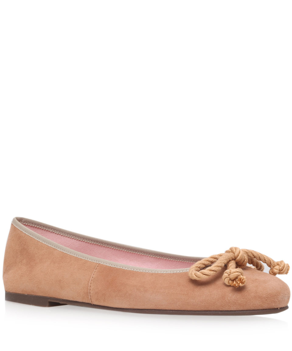 beige ballerina shoes