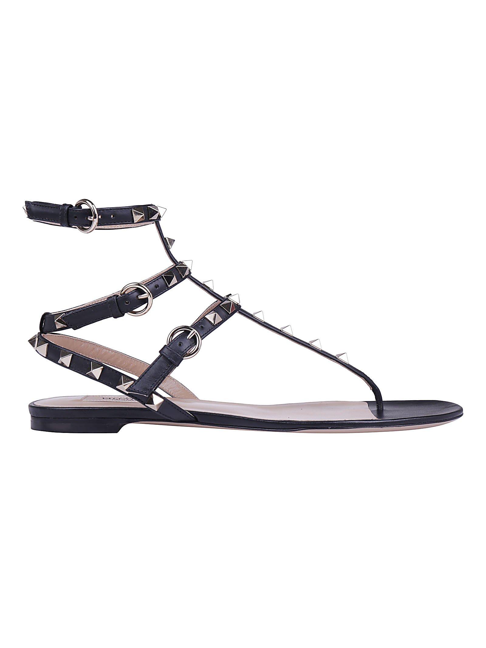 Valentino Garavani Rockstud Thong Sandals in Black - Lyst