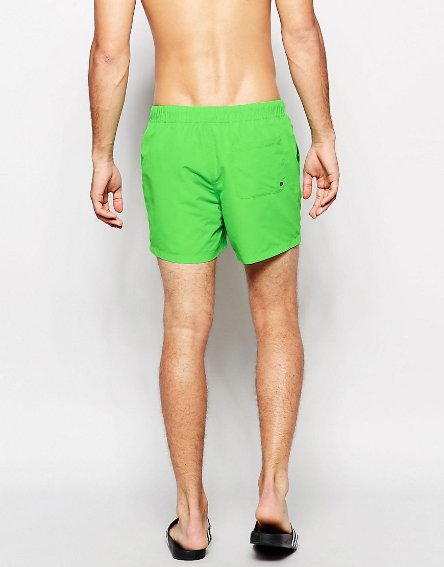 what to wear with neon green shorts for men