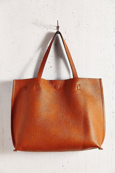 Urban Outfitters Reversible Vegan Leather Tote Bag in Blue (BROWN/NAVY) | Lyst