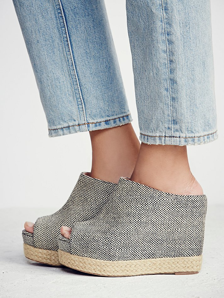 Free people Amanda Mule Wedge in Beige (Natural) | Lyst