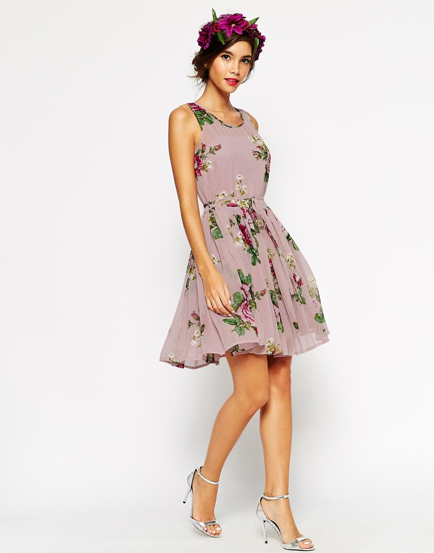 Wedding guest dresses for curvy women