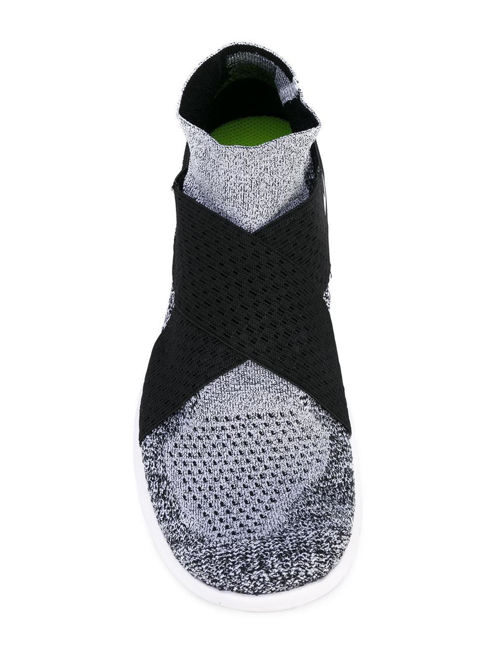 nike shoes with strap no laces