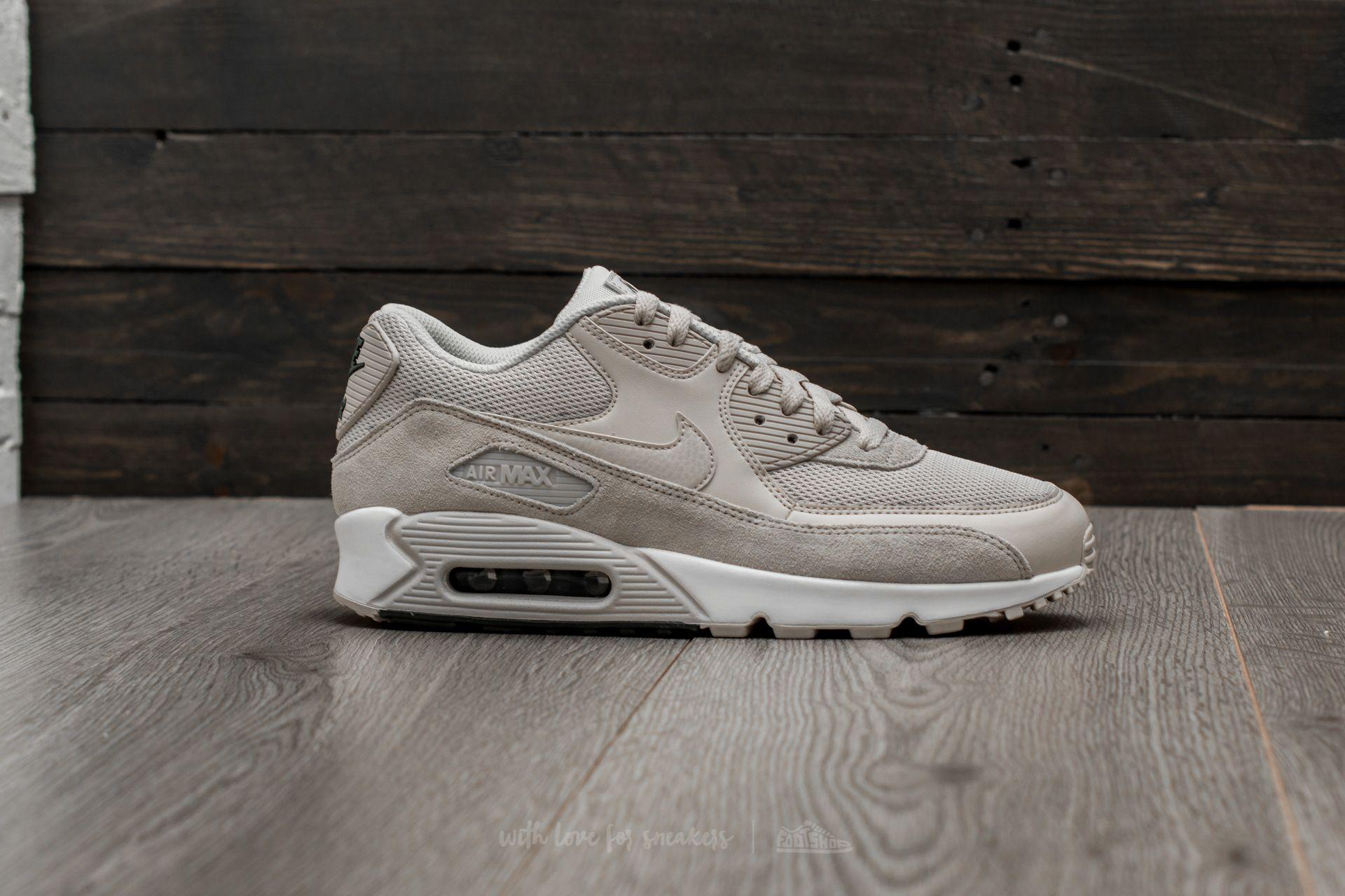 air max essential