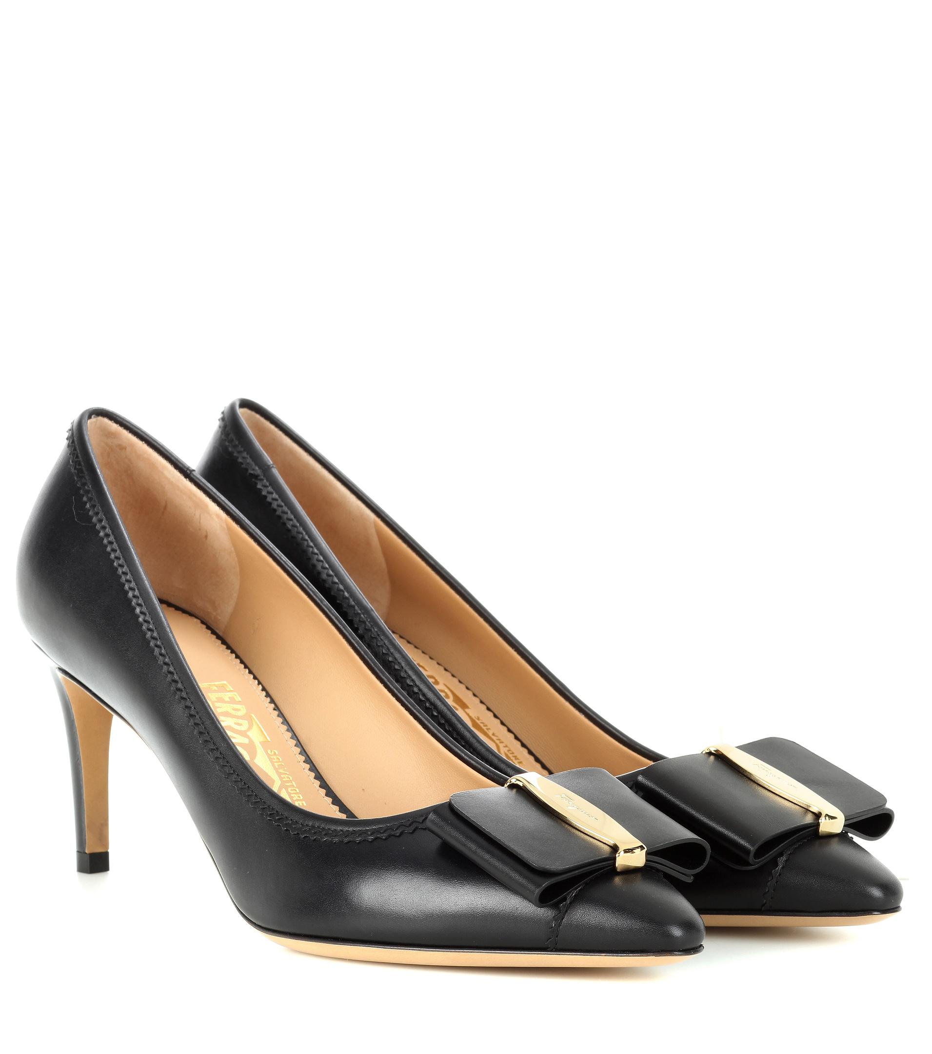 Ferragamo Edina 70 Leather Pumps in Black - Lyst