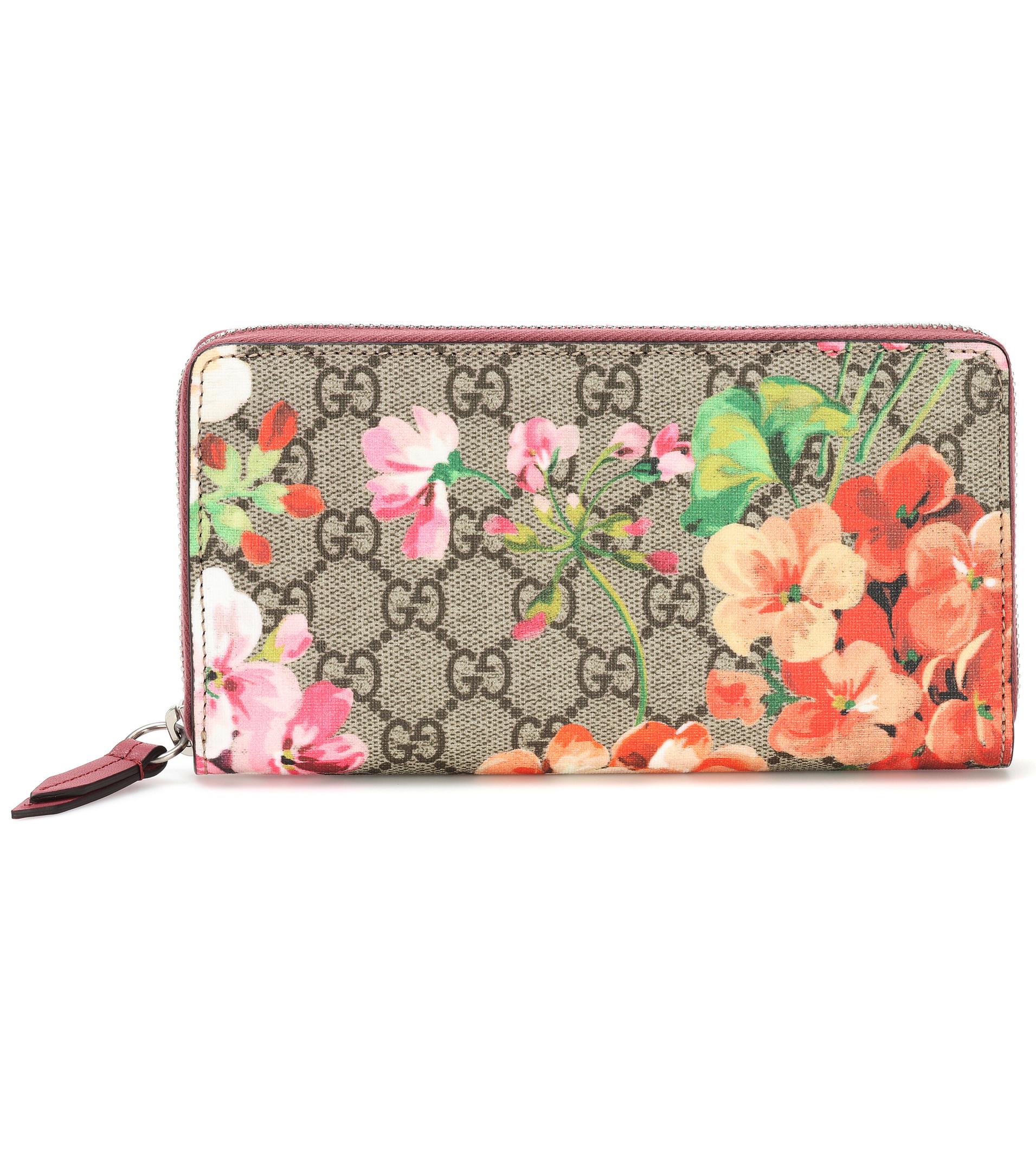 Gucci Blooms Gg Supreme Coated-canvas Wallet in Pink - Lyst