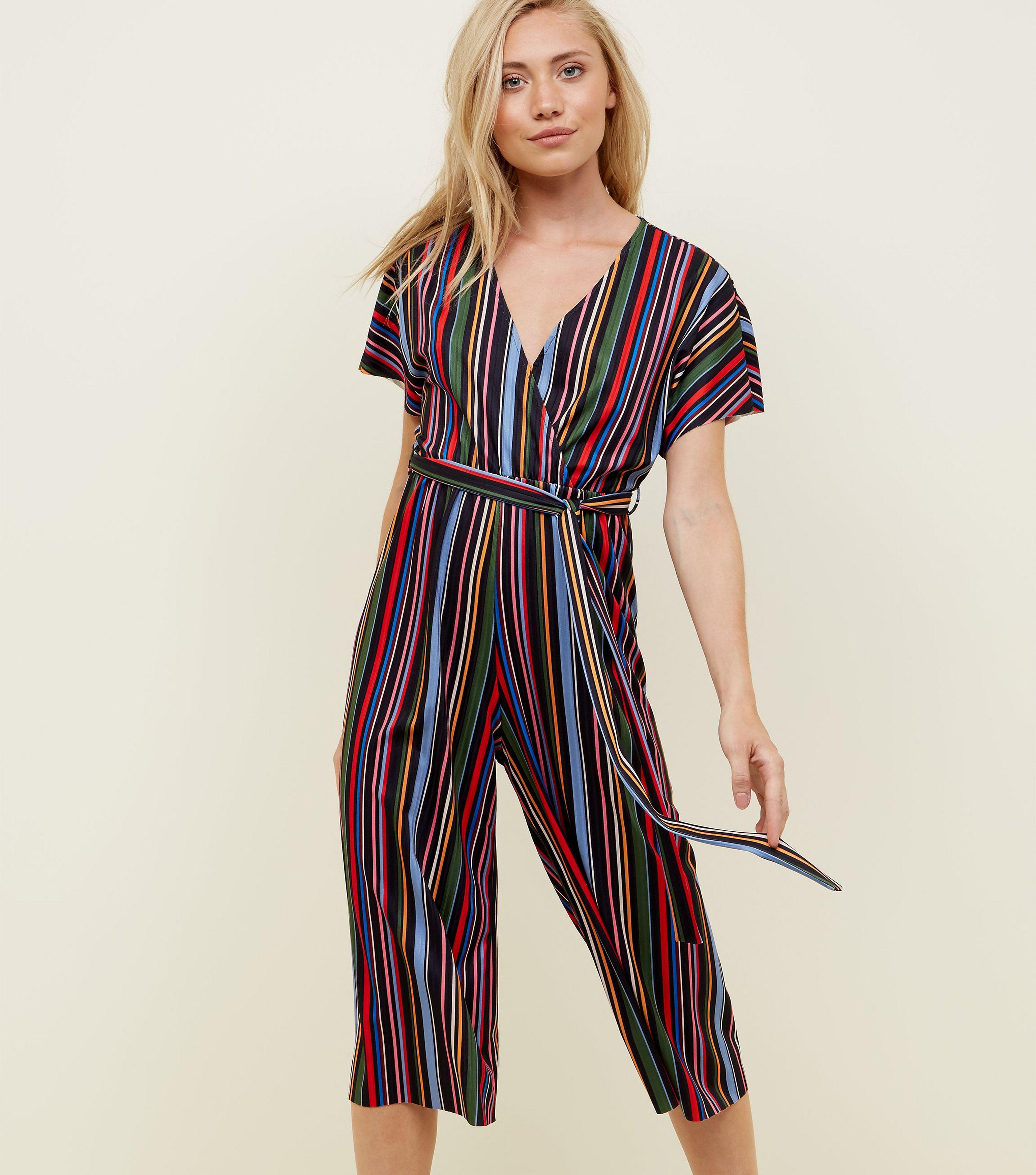 Inspired By The Fashion In Mamma Mia 2 Here S How You Can Get The Look Stellar