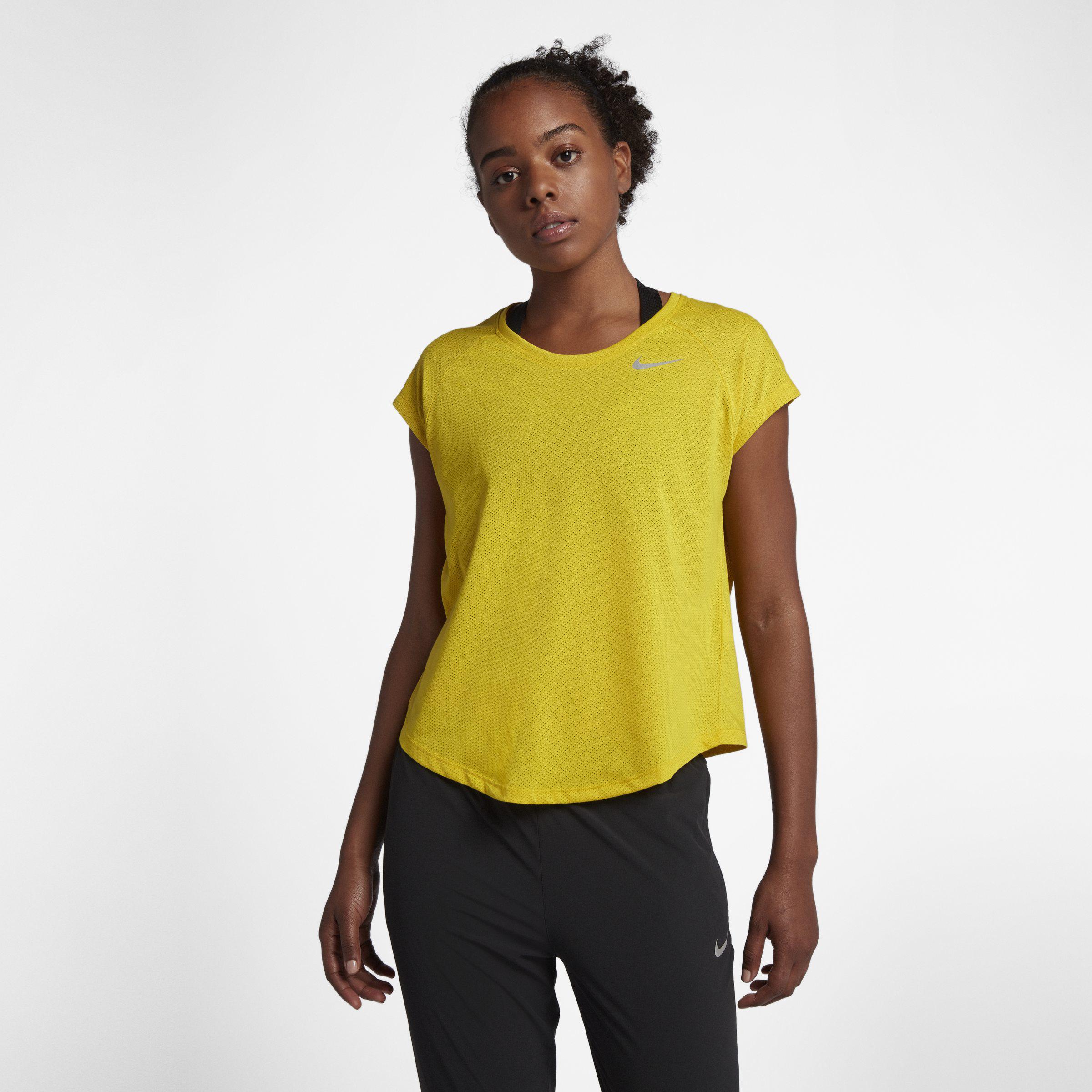 nike tailwind top