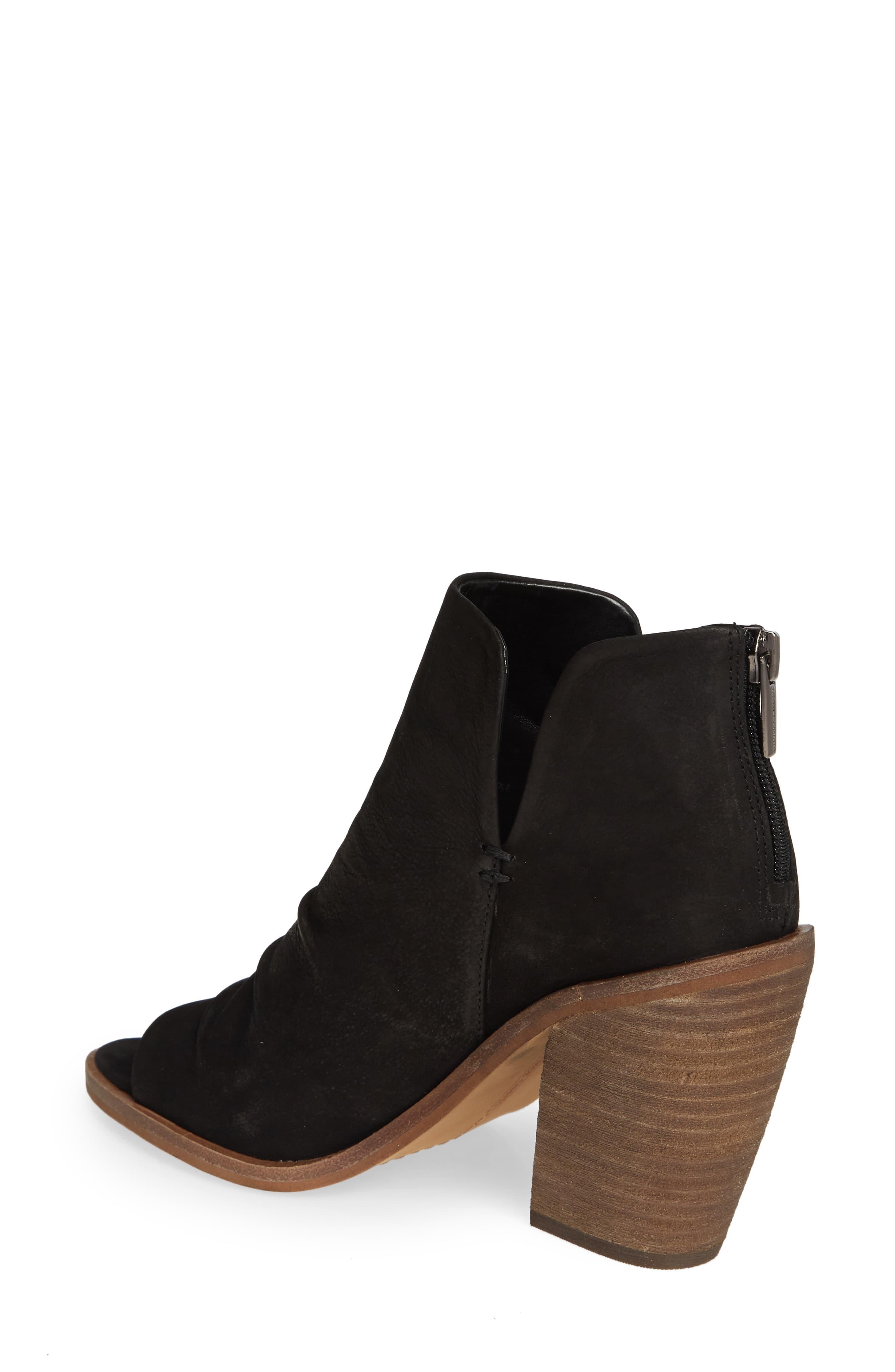vince camuto kreesi