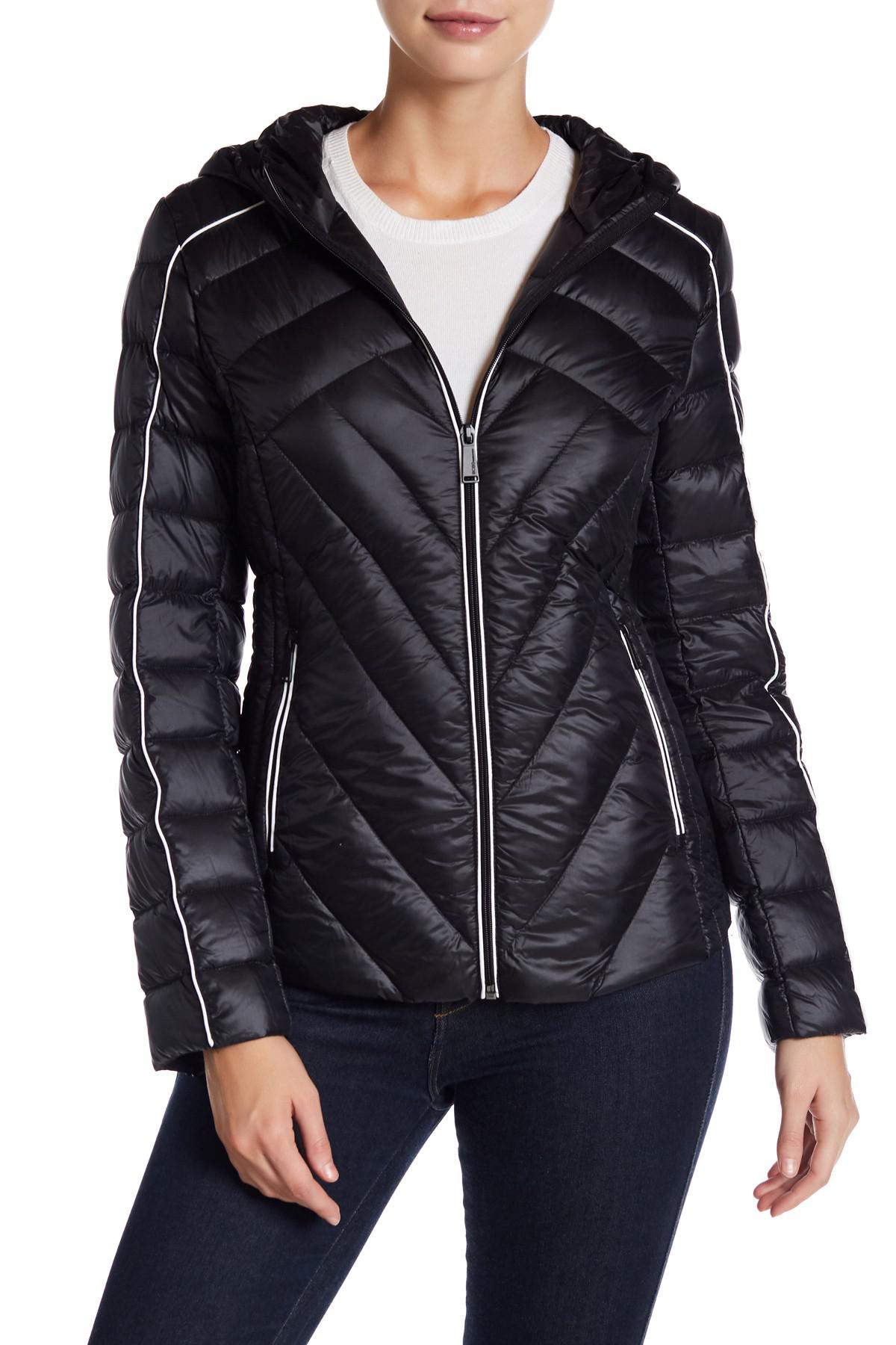 Lyst Bcbgeneration Missy Short Hooded Down Jacket In Black Gallery